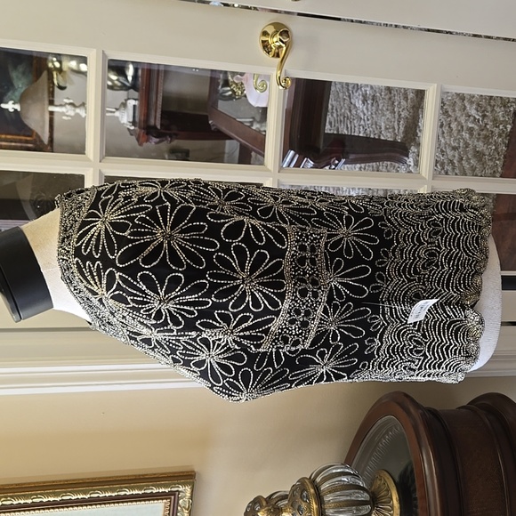 Papell Boutique Silk Black White Beaded Embellish Top Round Neck Short Slv M NEW - Picture 4 of 9